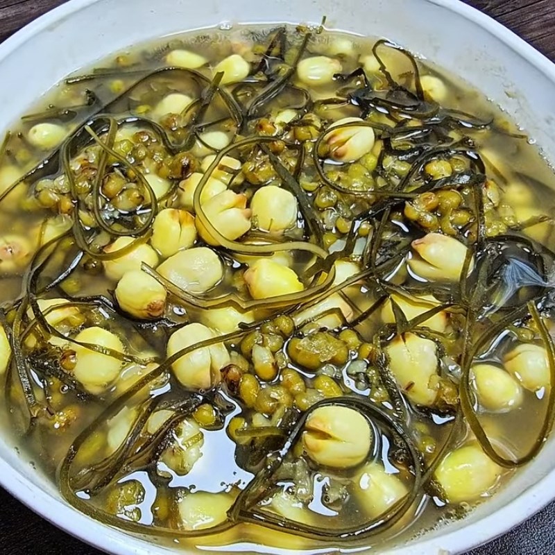 Bước 4 Thành phẩm Chè hạt sen đậu xanh nguyên vỏ