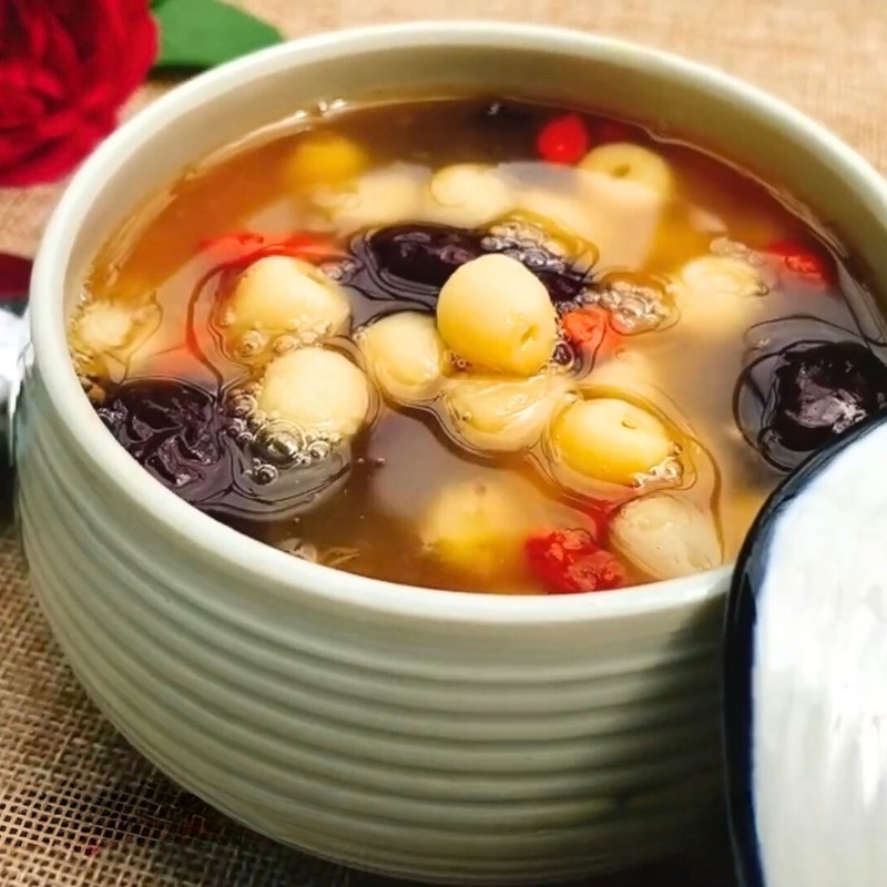 Bước 3 Thành phẩm Chè hạt sen táo đỏ kỷ tử