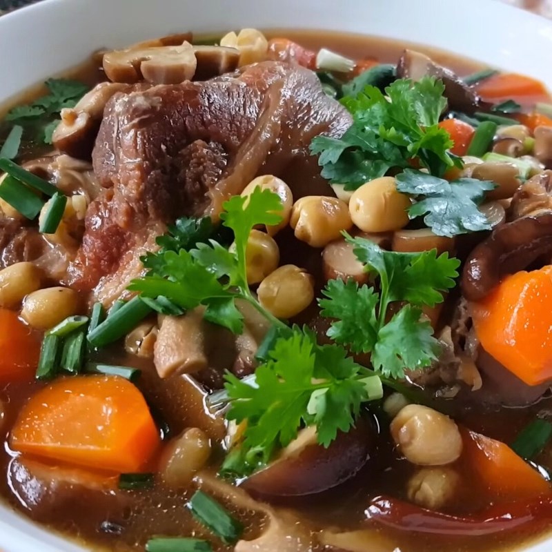 Bước 7 Thành phẩm Chân giò hầm hạt sen