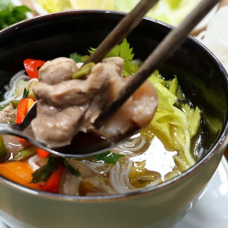 Bước 6 Thành phẩm Móng giò nấu canh chua