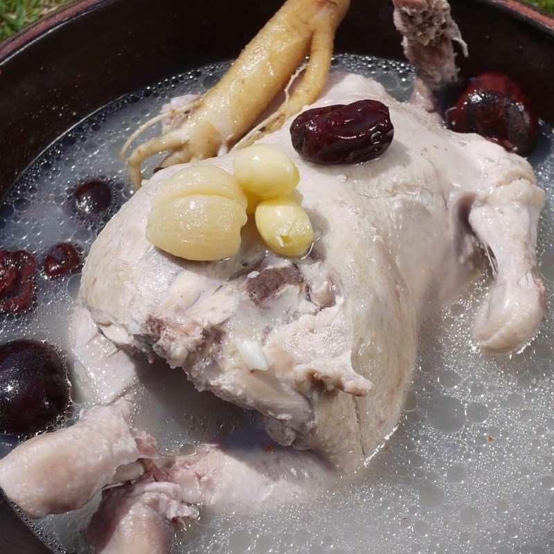 Bước 5 Thành phẩm Gà hầm sâm Hàn Quốc