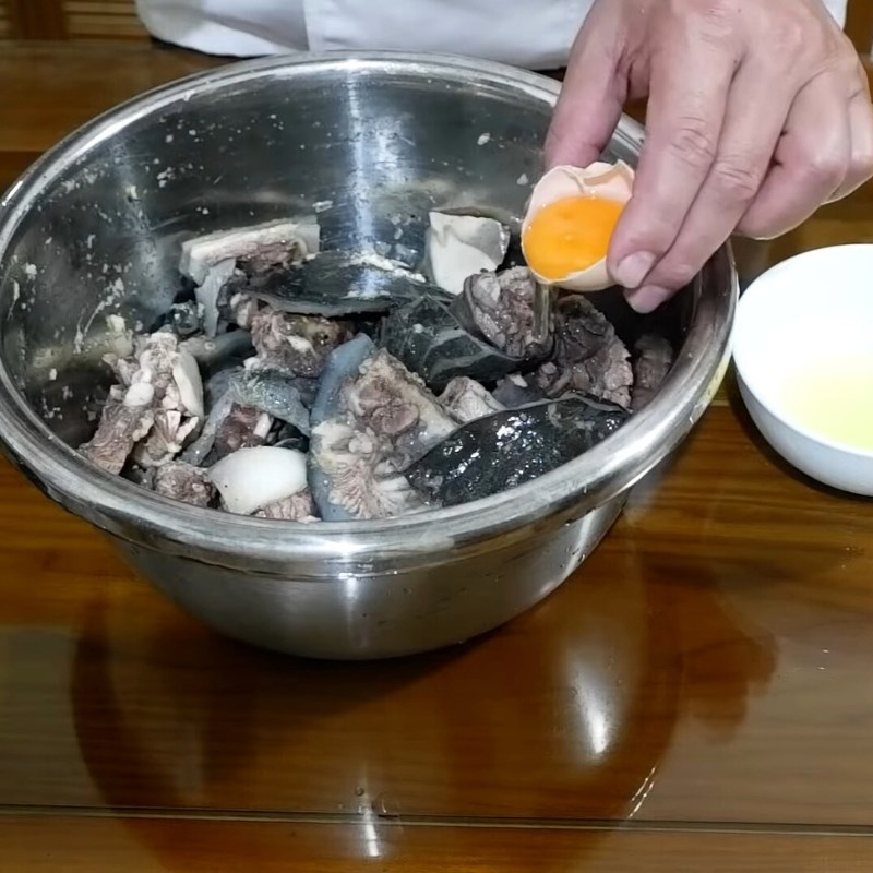 Bước 3 Ướp ba ba Ba ba rang muối