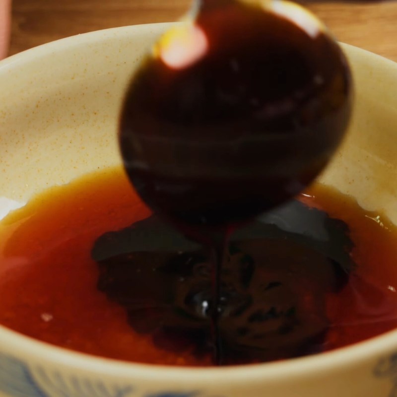 Bước 2 Ướp gia vị Cá trắm kho riềng miền Bắc