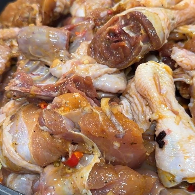 Bước 3 Ướp thịt gà nòi đậm đà Gà nòi hầm sả