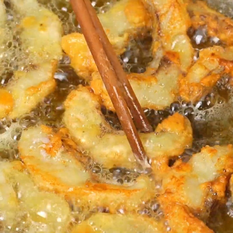 Bước 3 Ướp và chiên cá rô phi giòn rụm Bún cá dọc mùng