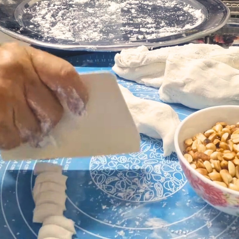 Bước 3 Vo viên chè lủm chủm nhân đậu phộng Chè lủm chủm