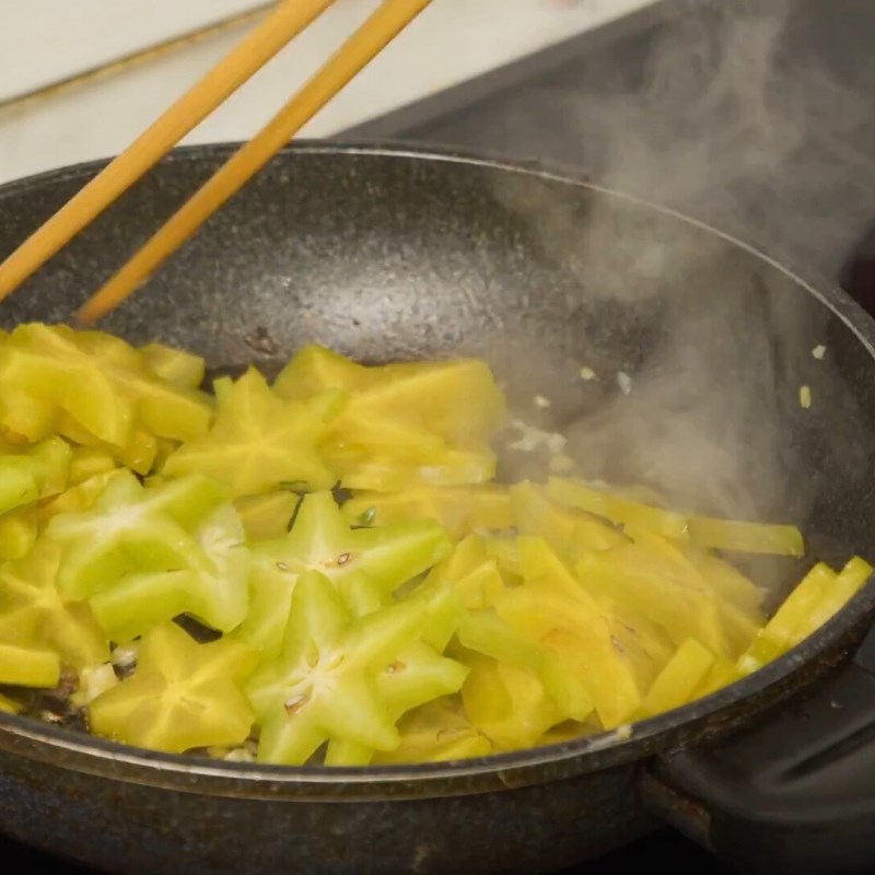 Bước 4 Xào khế chua Thịt bò xào khế