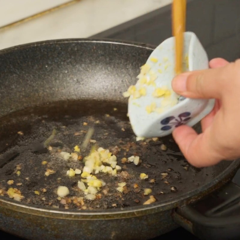 Bước 4 Xào khế chua Thịt bò xào khế