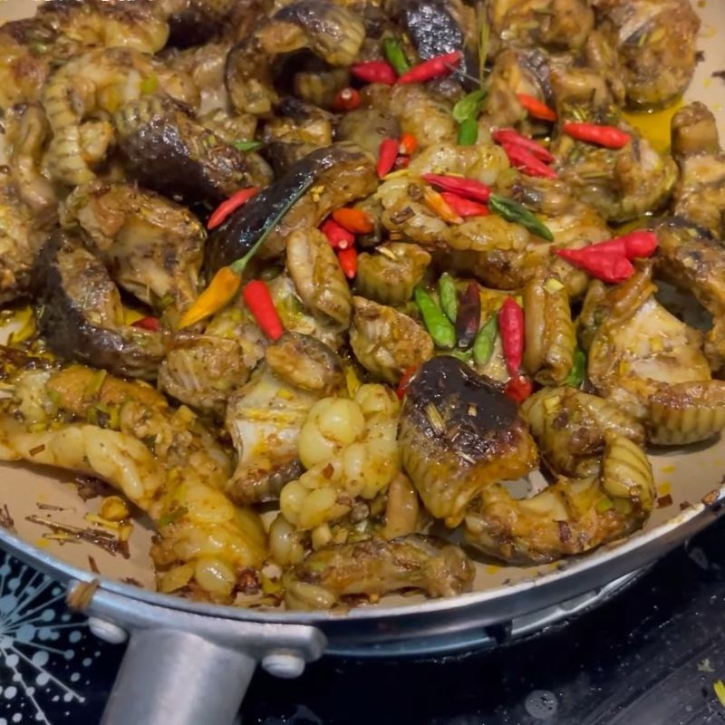 Bước 3 Xào lăn thịt rắn thơm lừng Rắn xào lăn