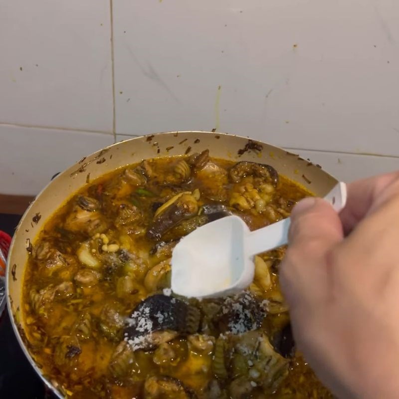 Bước 3 Xào lăn thịt rắn thơm lừng Rắn xào lăn