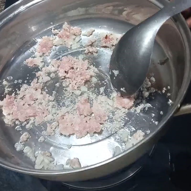 Bước 2 Xào thịt băm Canh đậu xanh