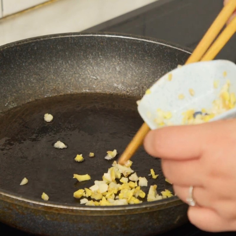 Bước 3 Xào thịt bò mềm mọng Thịt bò xào khế