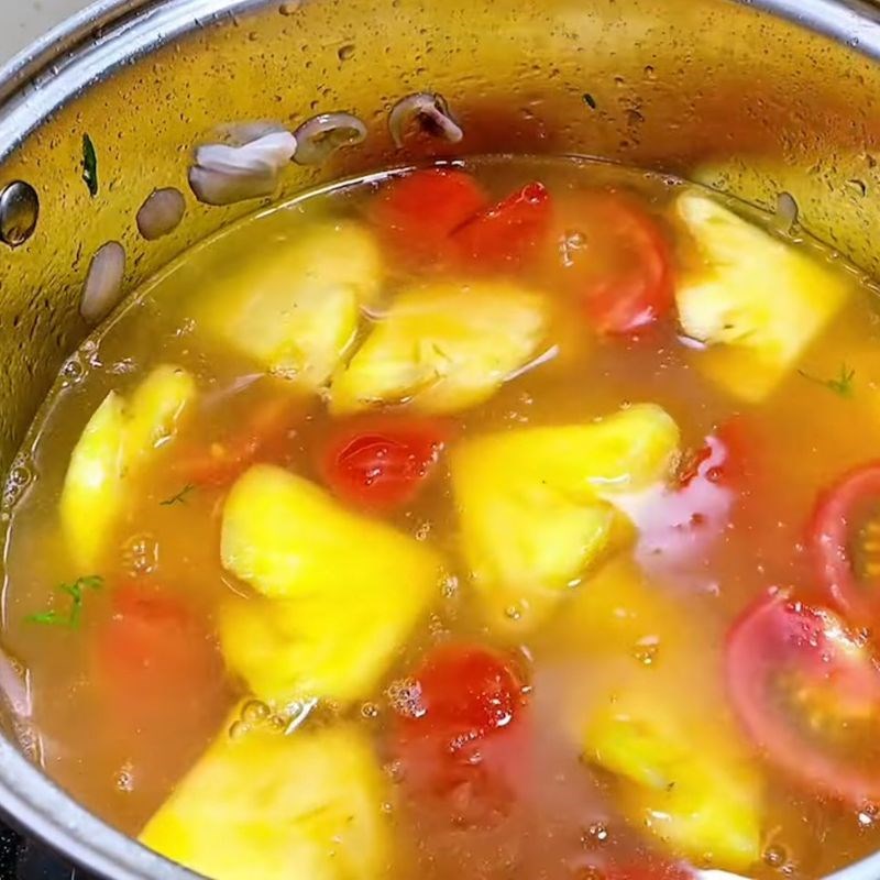 Bước 2 Xào thơm và nấu nước dùng canh hàu Nấu canh hàu cà chua