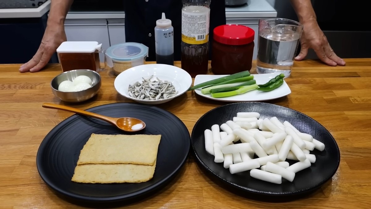 Nguyên liệu món ăn cách làm sốt tokbokki chuẩn hàn quốc