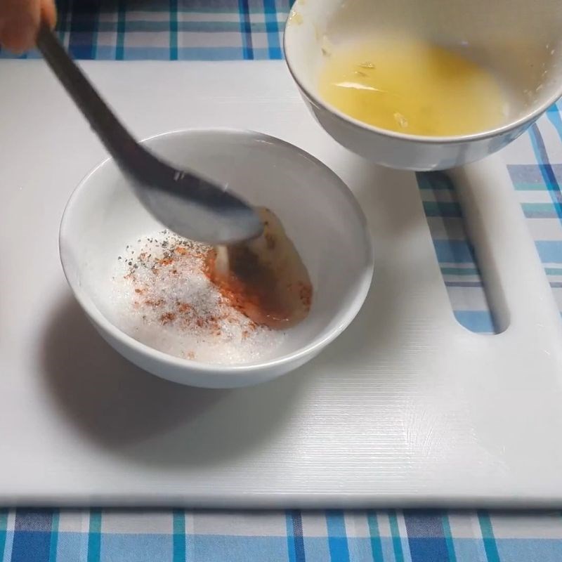 Bước 3 Pha nước chấm gà nướng ngon tuyệt Nướng gà nguyên con bằng nồi chiên không dầu