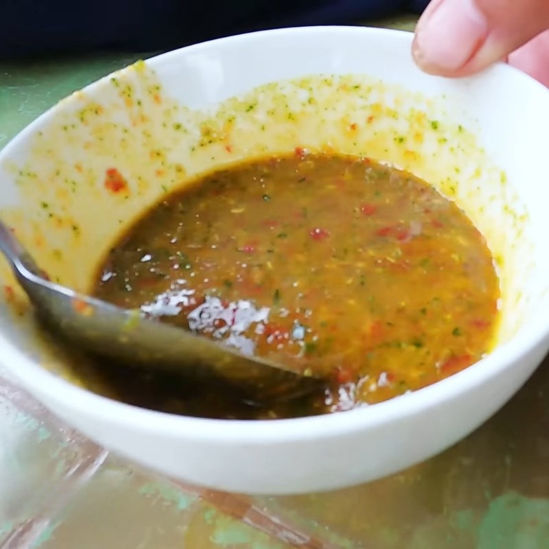 Bước 2 Thành phẩm Sốt chấm gà luộc muối ớt lá chanh