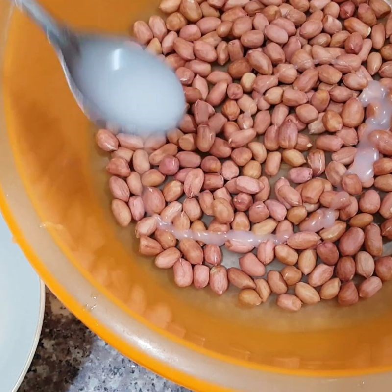 Bước 2 Áo bột đậu phộng da cá Đậu phộng da cá cốt dừa