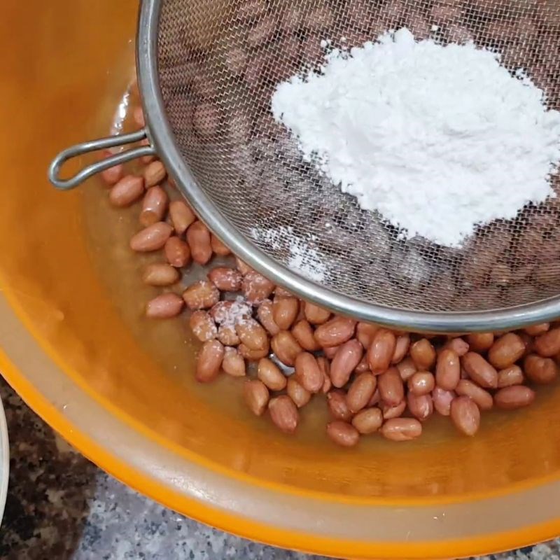 Bước 2 Áo bột đậu phộng da cá Đậu phộng da cá cốt dừa