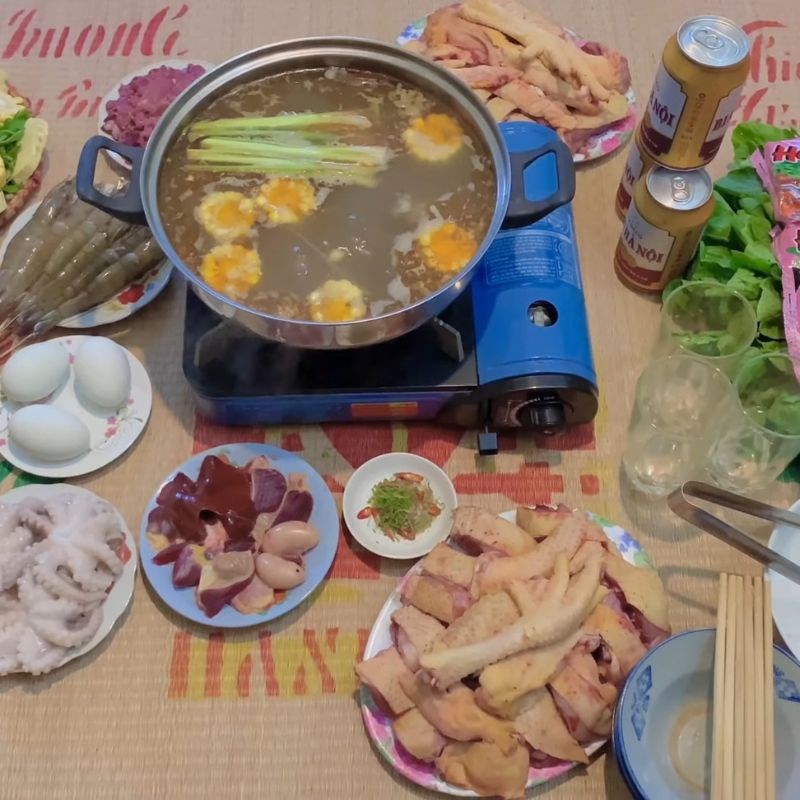 Bước 4 Bắt đầu thưởng thức lẩu gà thập cẩm Lẩu gà thập cẩm