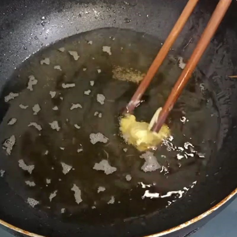 Bước 5 Cách làm tôm chiên bơ sả giòn rụm Tôm chiên sả