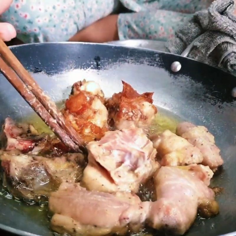 Bước 3 Chiên gà Cách làm gà tẩm bột chiên giòn aji quick