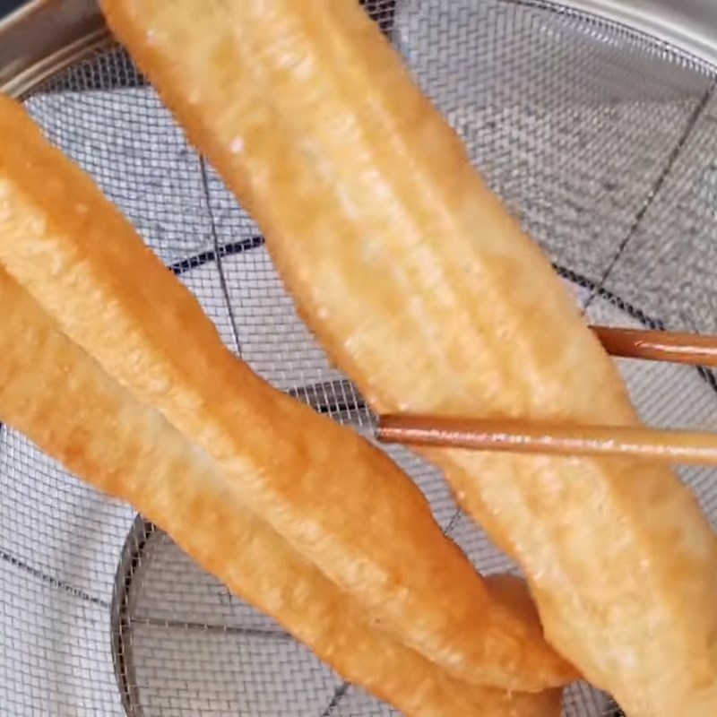 Bước 4 Chiên giò cháo quẩy giòn rụm Giò cháo quẩy