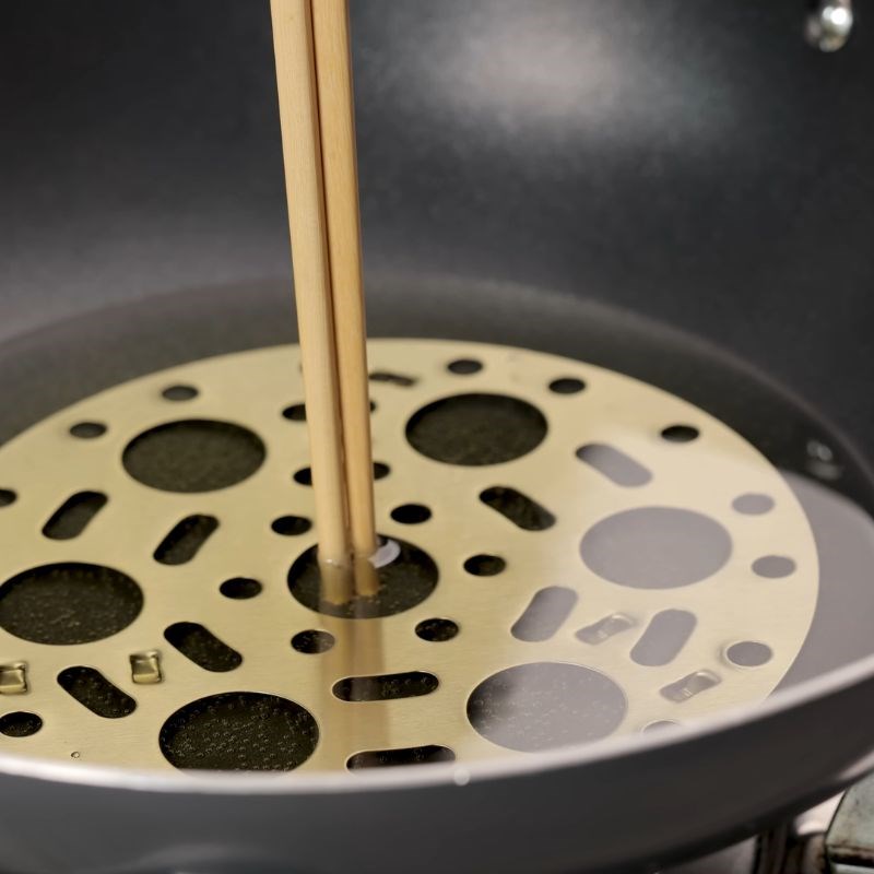 Bước 4 Chiên heo Heo quay chiên giòn