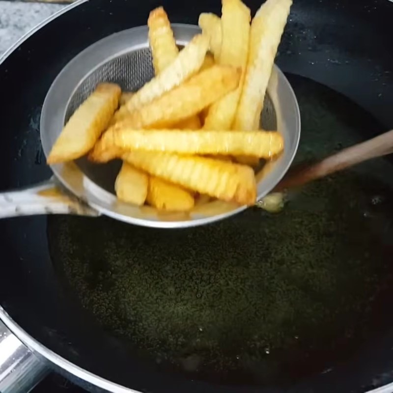 Bước 3 Chiên khoai tây giòn rụm ngon như KFC Khoai tây chiên KFC
