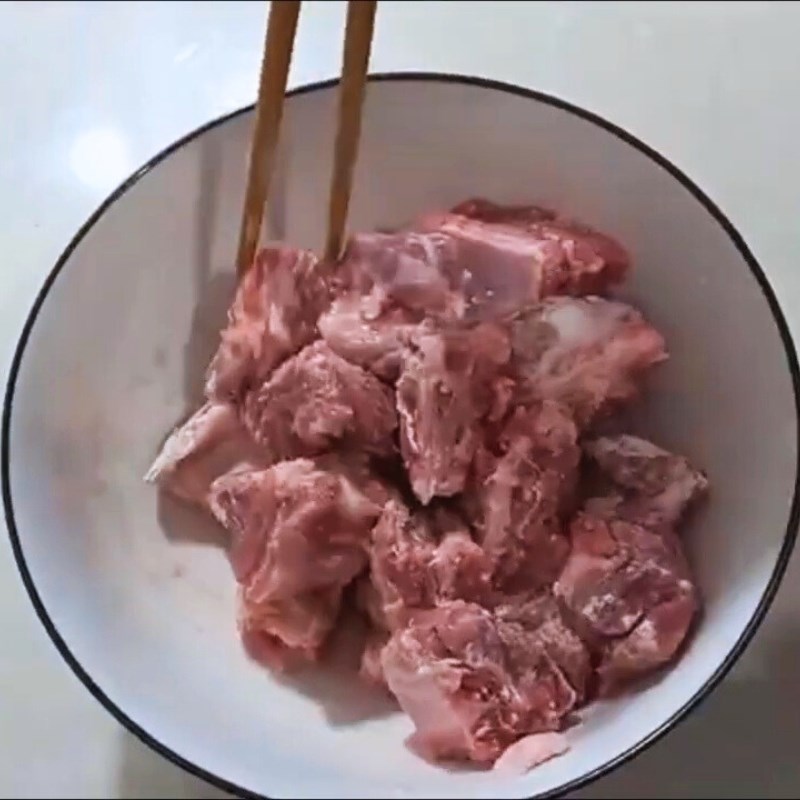 Bước 3 Chiên sơ sườn để tạo độ giòn Sườn xào chua ngọt cà chua