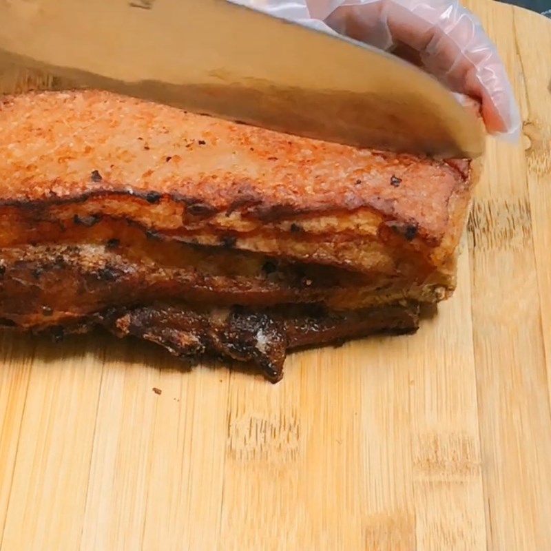 Bước 5 Chiên thịt ba chỉ ngũ vị hương Thịt rán ngũ vị hương