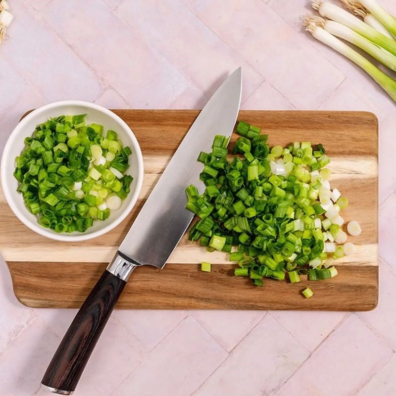 Bước 1 Chuẩn bị đầu hành Sốt bánh mì nướng muối ớt