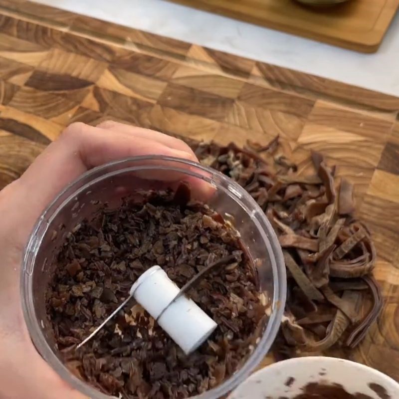 Bước 2 Chuẩn bị mộc nhĩ, nấm hương và hành lá Mướp đắng nhồi thịt hấp