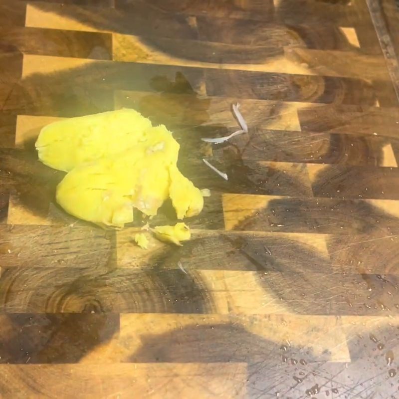 Bước 2 Chuẩn bị nguyên liệu luộc bắp bò Bắp bò ngâm mắm tiêu xanh