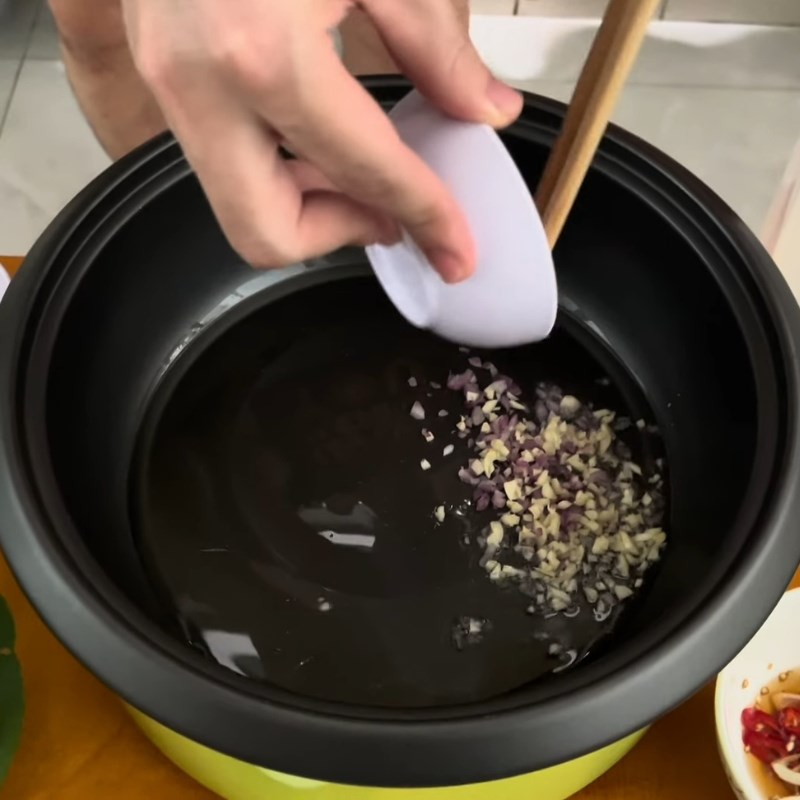 Bước 2 Chuẩn bị nước lẩu ngọt thanh Lẩu nấm hải sản