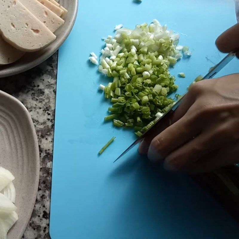 Bước 3 Chuẩn bị rau sống và topping ăn kèm bún bò Nấu bún bò bằng gói gia vị