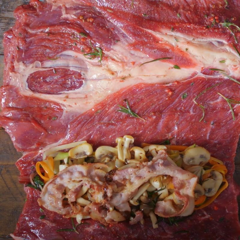 Bước 5 Chuẩn bị thịt trước khi nướng Bò nướng tảng