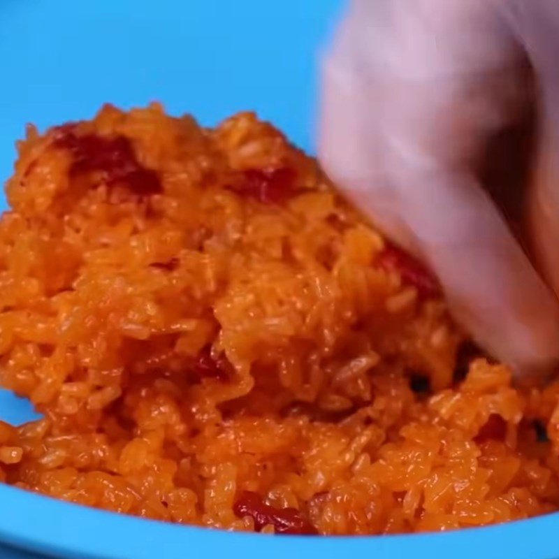 Bước 6 Đóng khuôn xôi gấc đậu xanh Xôi gấc nước cốt dừa