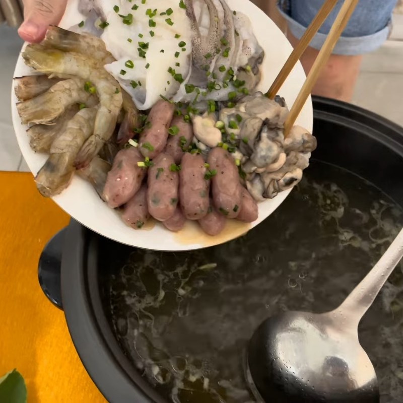 Bước 3 Hầm gà lấy nước dùng Lẩu nấm hải sản