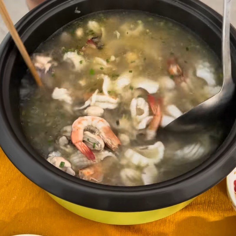 Bước 3 Hầm gà lấy nước dùng Lẩu nấm hải sản