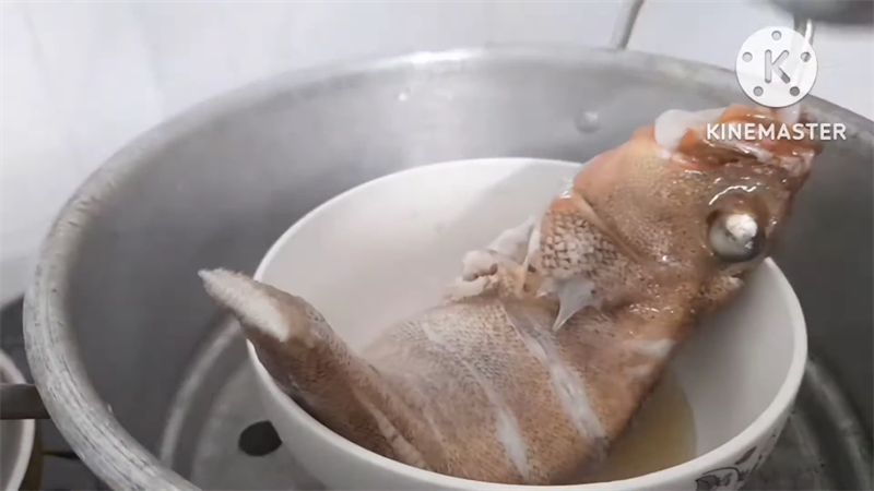 Bước 4 Hấp cá mú cuốn bánh tráng Cá mú hấp cuốn bánh tráng