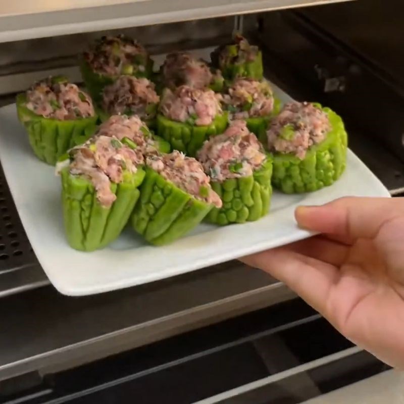 Bước 5 Hấp mướp đắng nhồi thịt bằng lò chiên hơi nước Mướp đắng nhồi thịt hấp