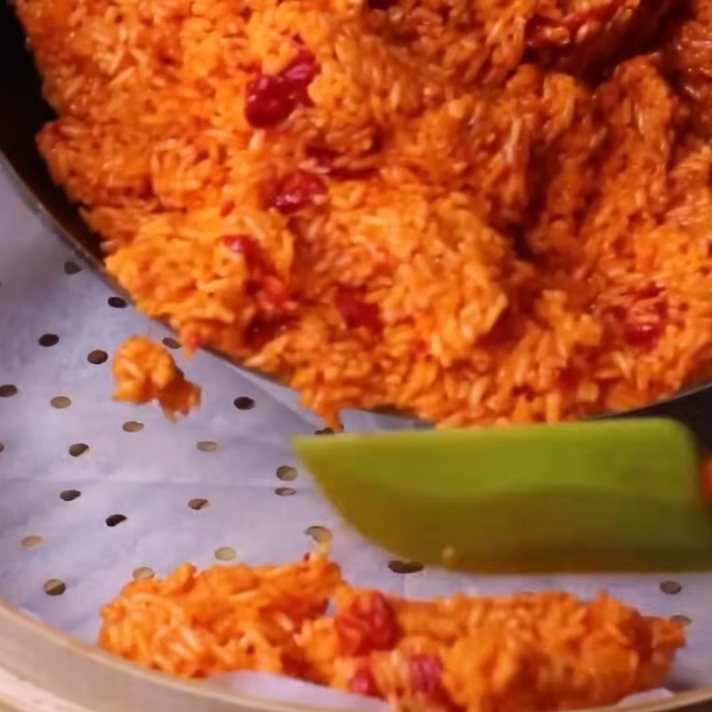 Bước 4 Hấp xôi gấc lần 1 Xôi gấc nước cốt dừa