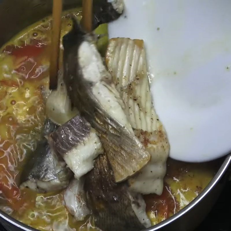 Bước 5 Hoàn thành canh cá chép nấu mẻ Cá chép nấu mẻ