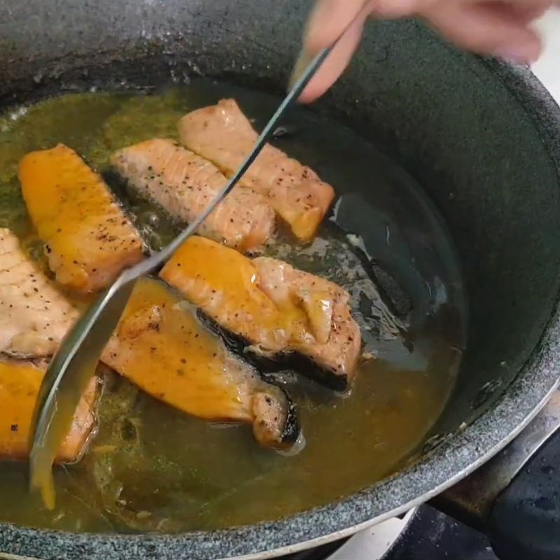 Bước 4 Hoàn thành món cá hồi sốt cam Cá hồi sốt cam cho bé