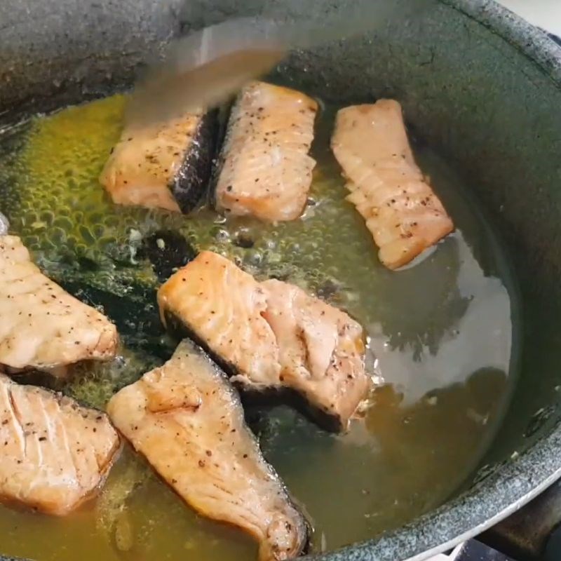 Bước 4 Hoàn thành món cá hồi sốt cam Cá hồi sốt cam cho bé