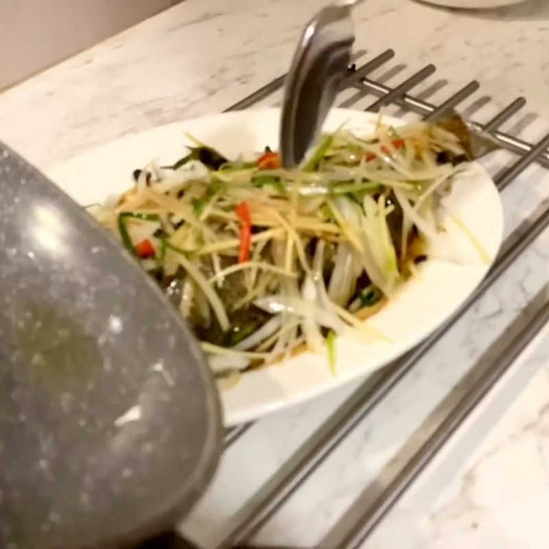 Bước 5 Hoàn thiện món cá chưng tàu xì Cá hấp tàu xì