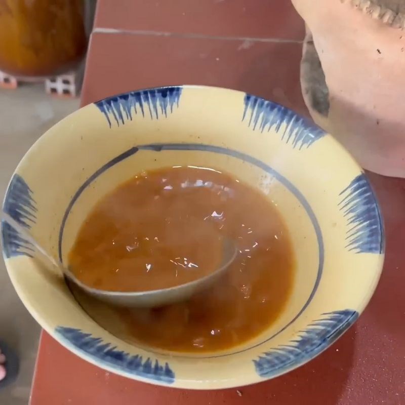 Bước 4 Hoàn thiện nước lẩu Thái chua cay Cá chép nấu lẩu thái