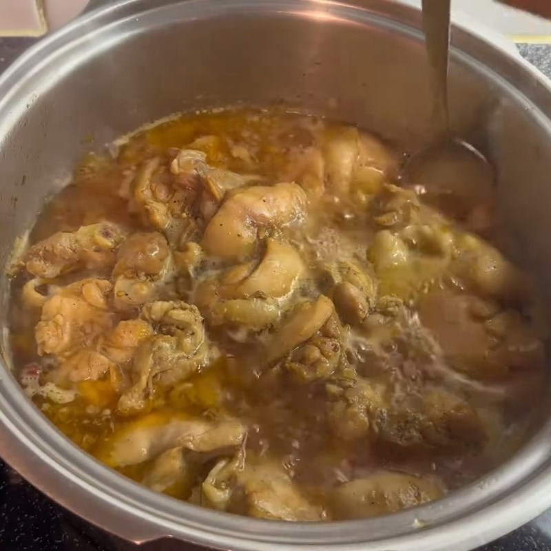 Bước 4 Kho gà với thơm (dứa) Gà kho thơm