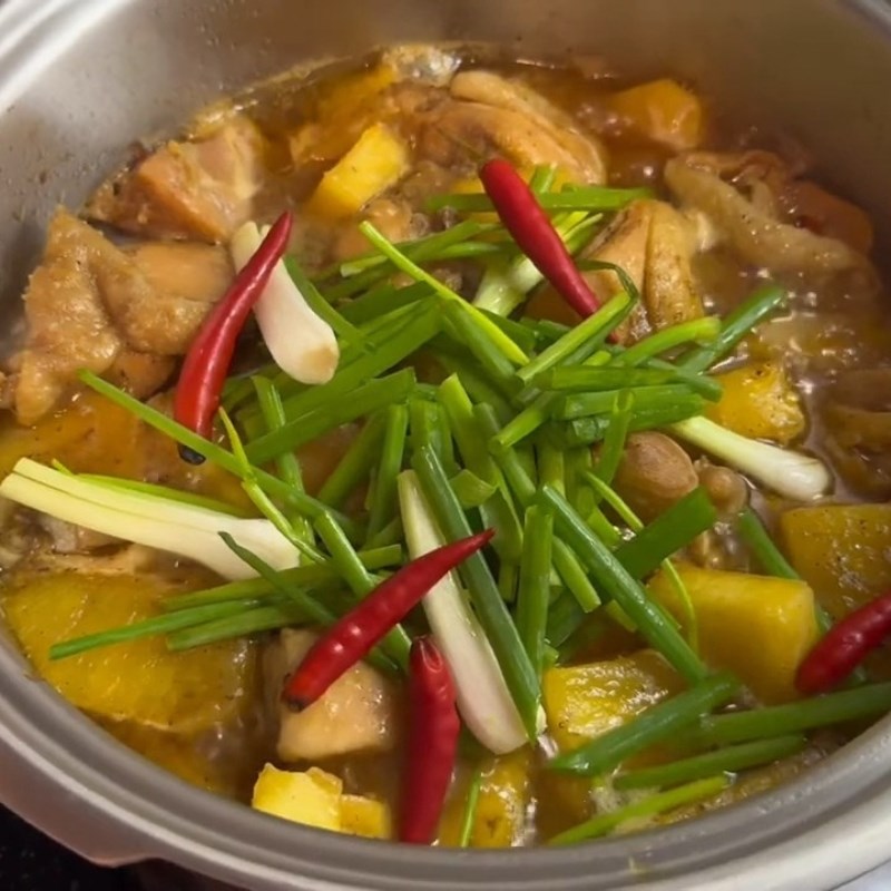 Bước 4 Kho gà với thơm (dứa) Gà kho thơm