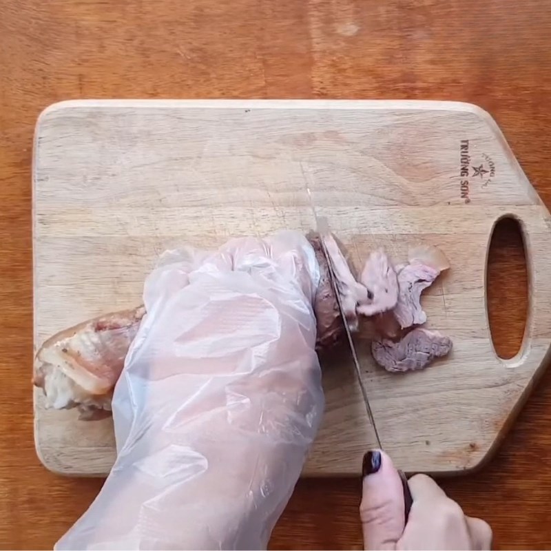 Bước 3 Làm nguội và thái thịt Thịt bê luộc